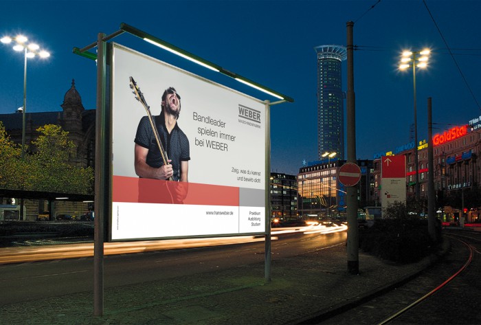 Großplakate mit dem Kampagnenmotiv machen in der Region auf WEBER aufmerksam.